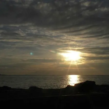 Con Giardino Sul Mare *